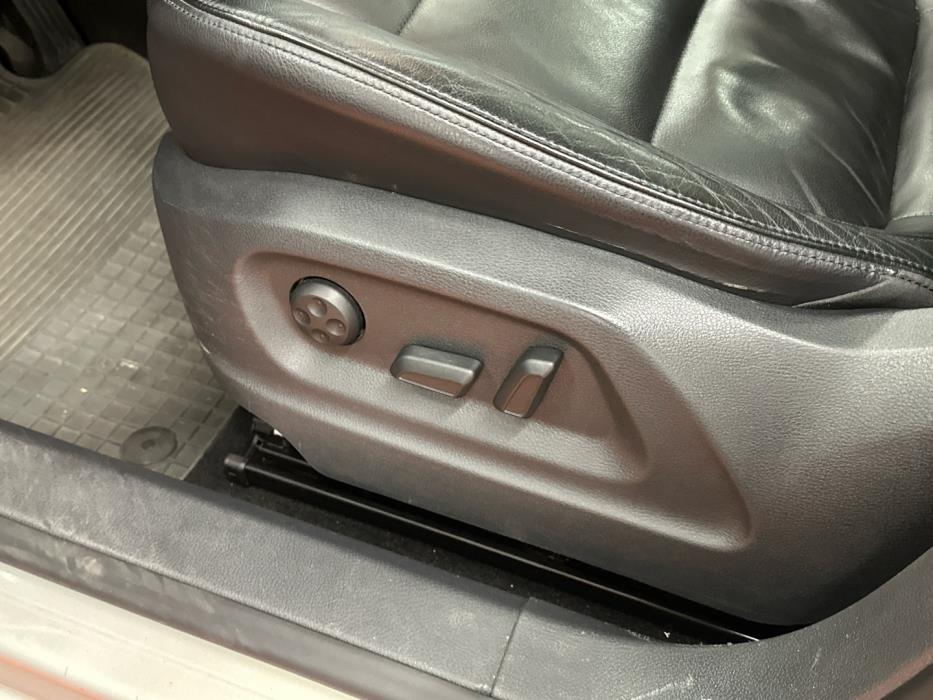 VOLKSWAGEN Tiguan 2012