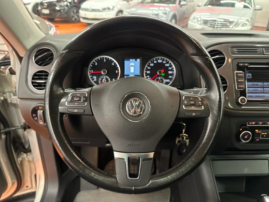 VOLKSWAGEN Tiguan 2012