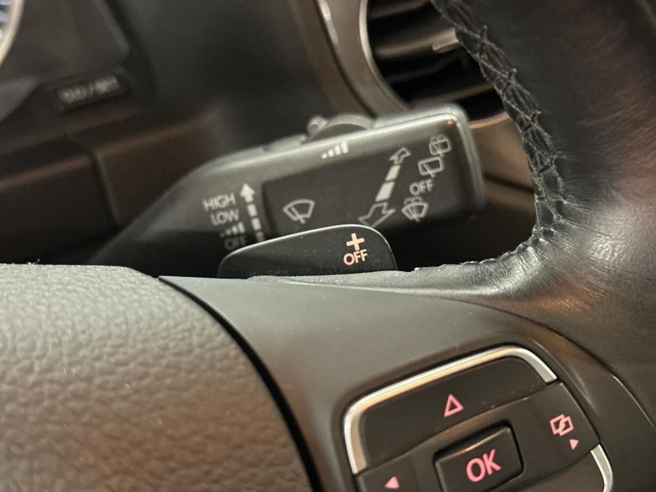 VOLKSWAGEN Tiguan 2012