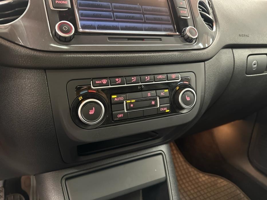 VOLKSWAGEN Tiguan 2012