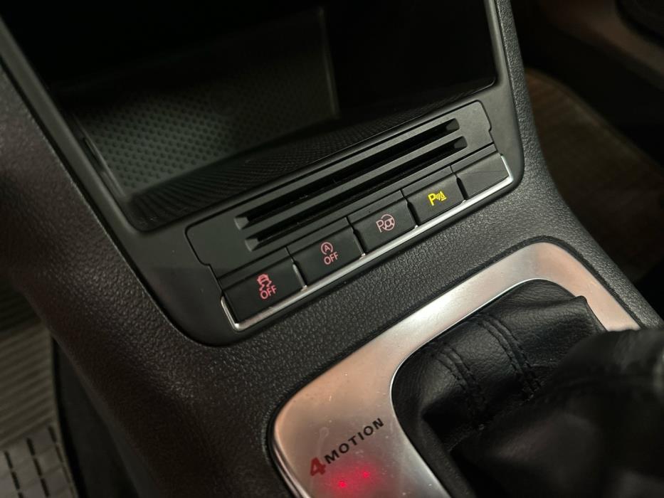 VOLKSWAGEN Tiguan 2012