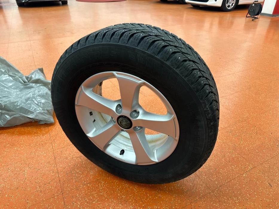 VOLKSWAGEN Tiguan 2012