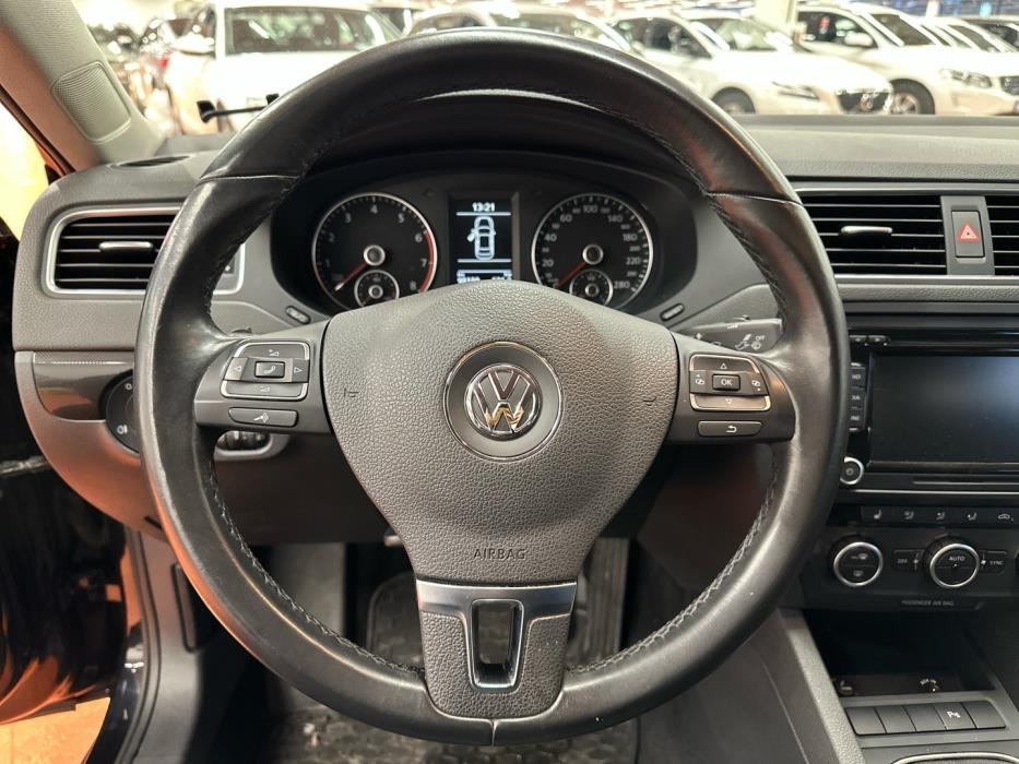 VOLKSWAGEN Jetta 2014