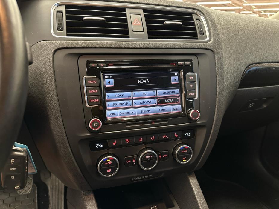 VOLKSWAGEN Jetta 2014