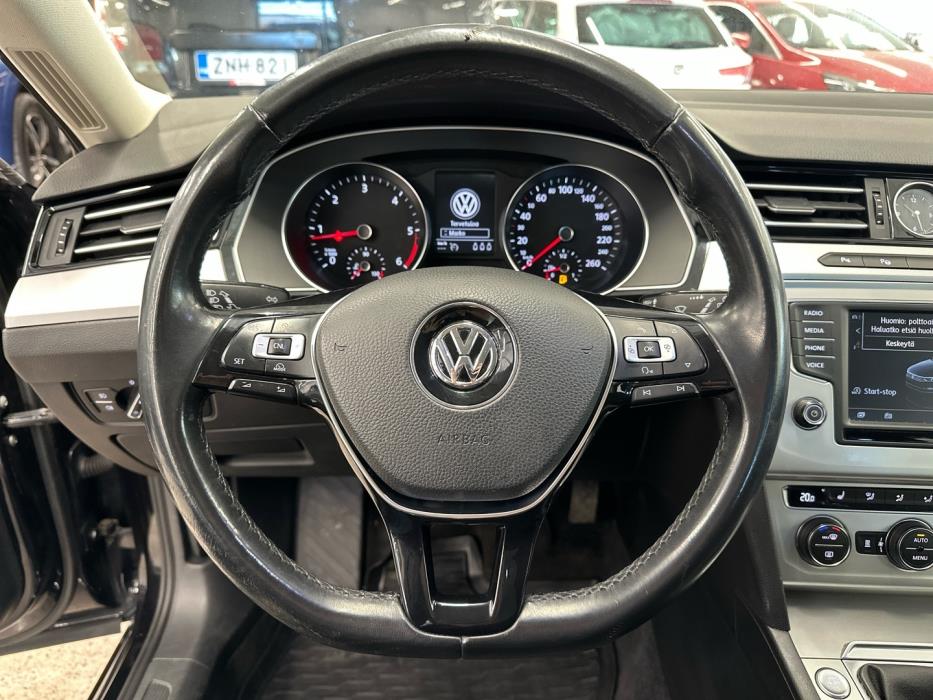VOLKSWAGEN Passat 2016