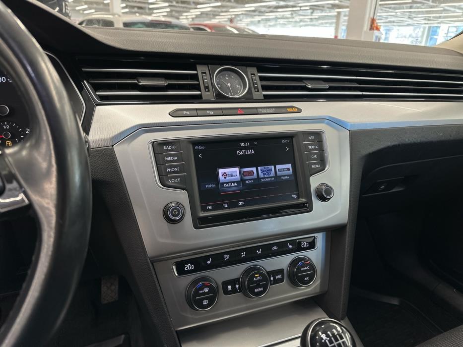 VOLKSWAGEN Passat 2016