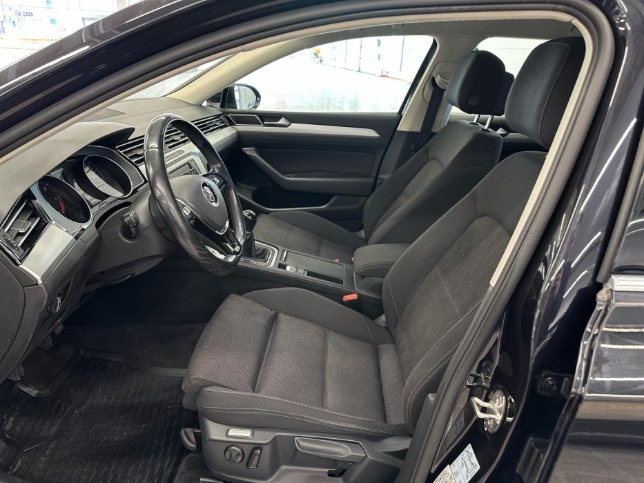 VOLKSWAGEN Passat 2016
