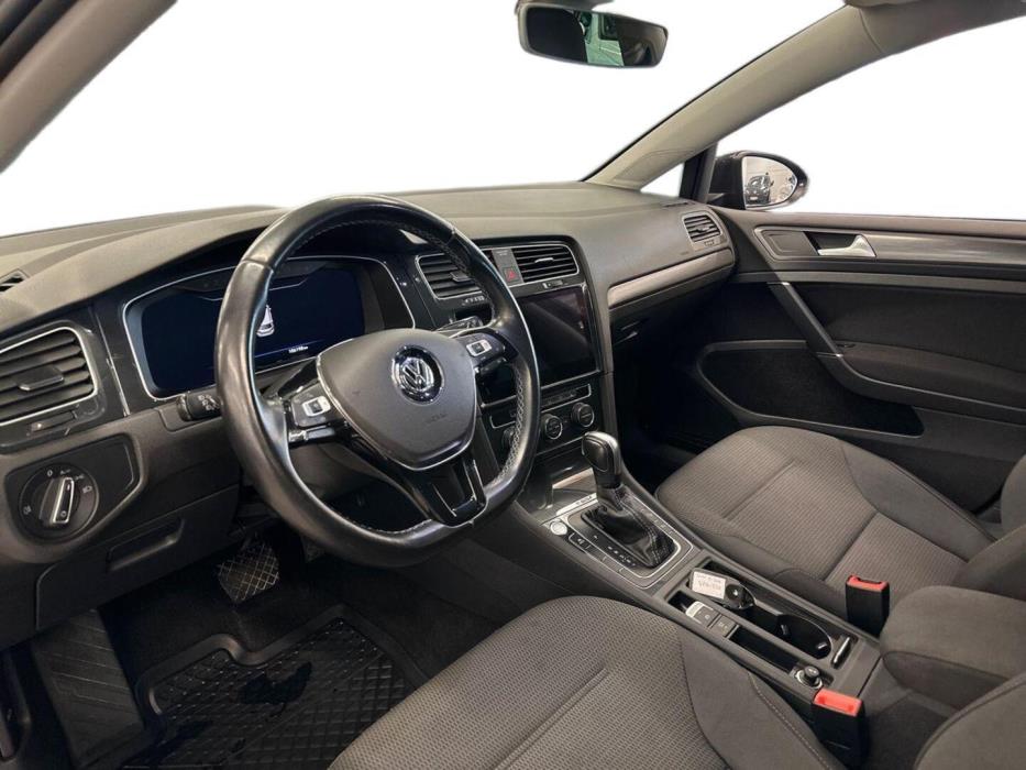 VOLKSWAGEN Golf 2020
