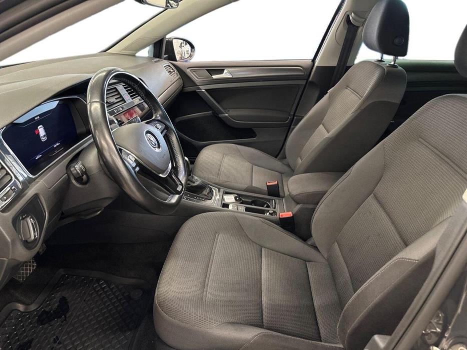VOLKSWAGEN Golf 2020