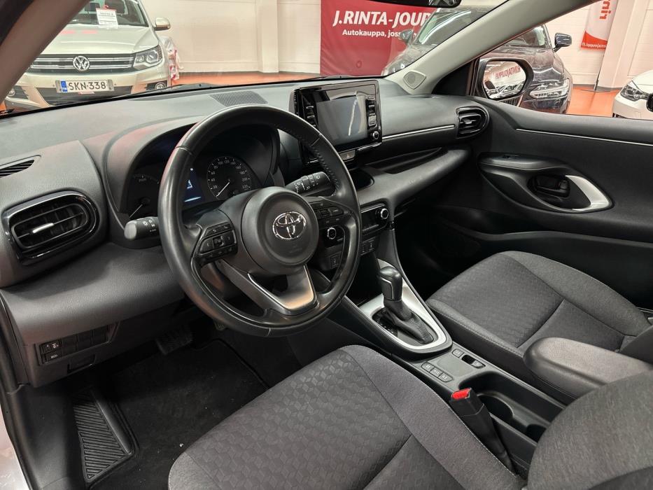 TOYOTA Yaris 2023