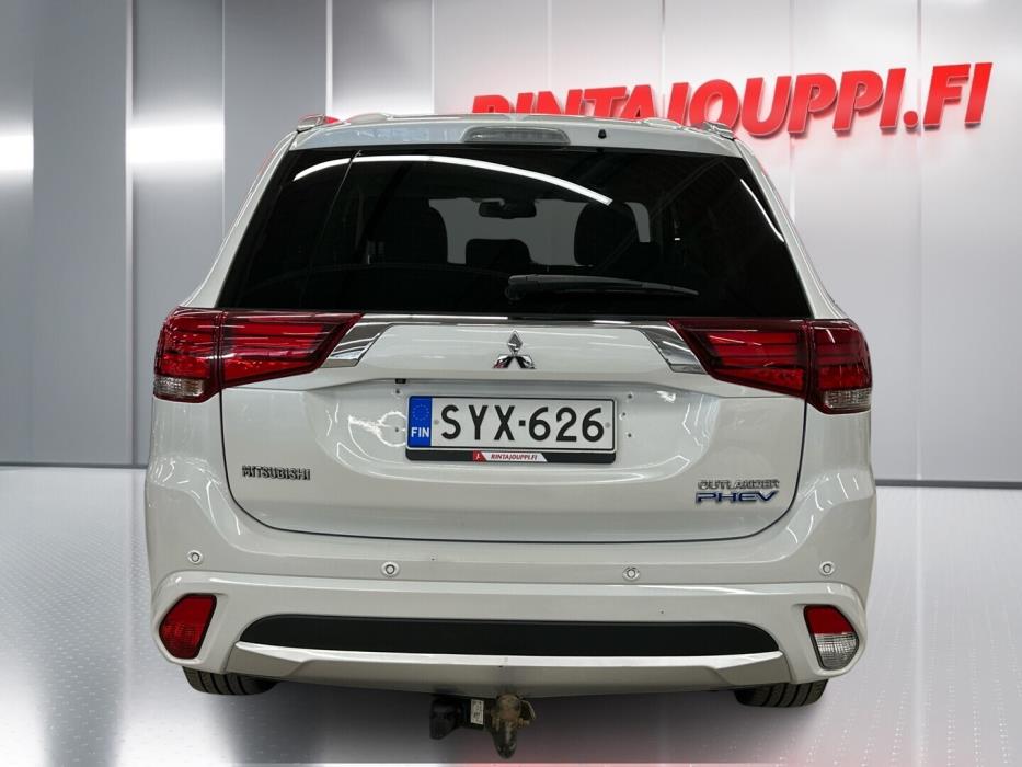 MITSUBISHI Outlander PHEV 2015
