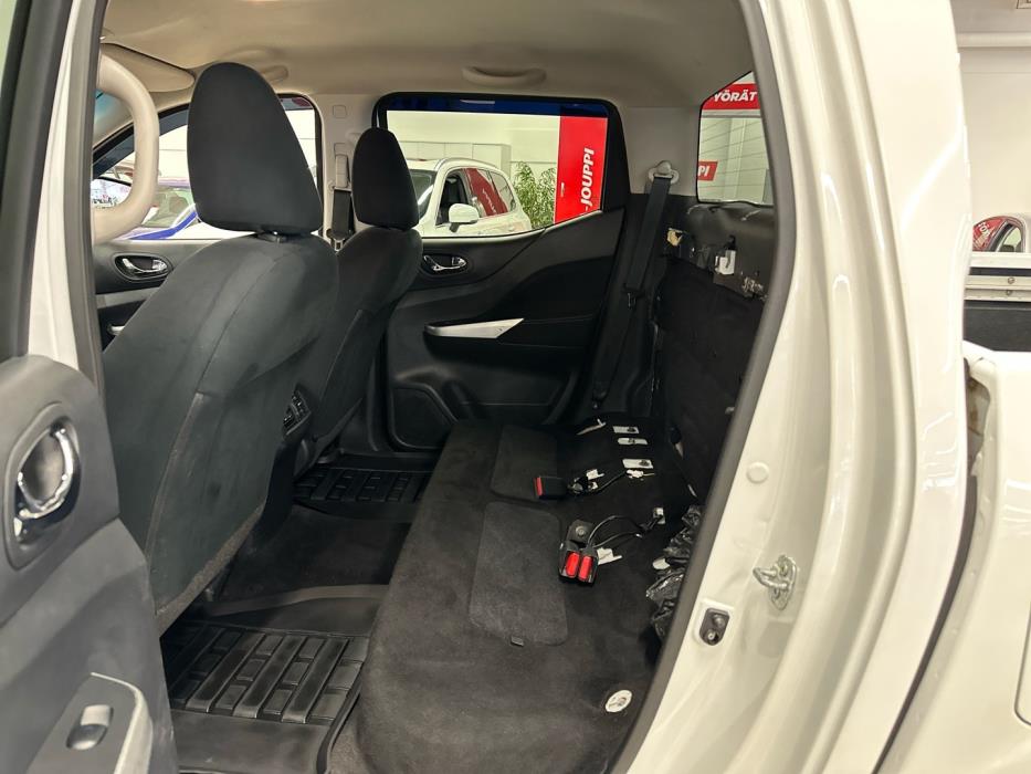 NISSAN Navara 2017