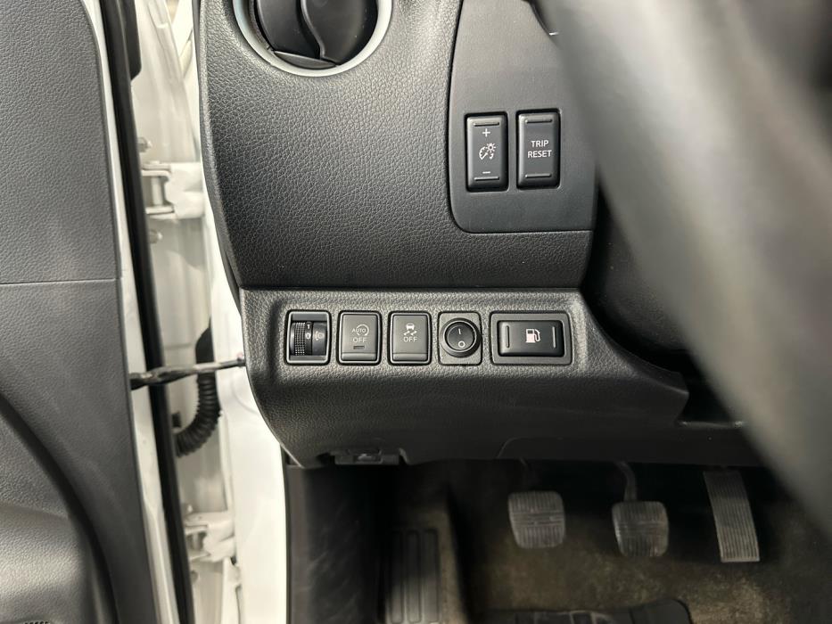NISSAN Navara 2017