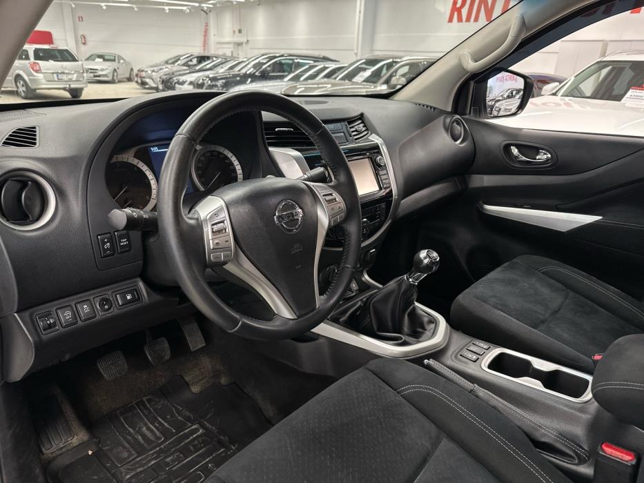 NISSAN Navara 2017