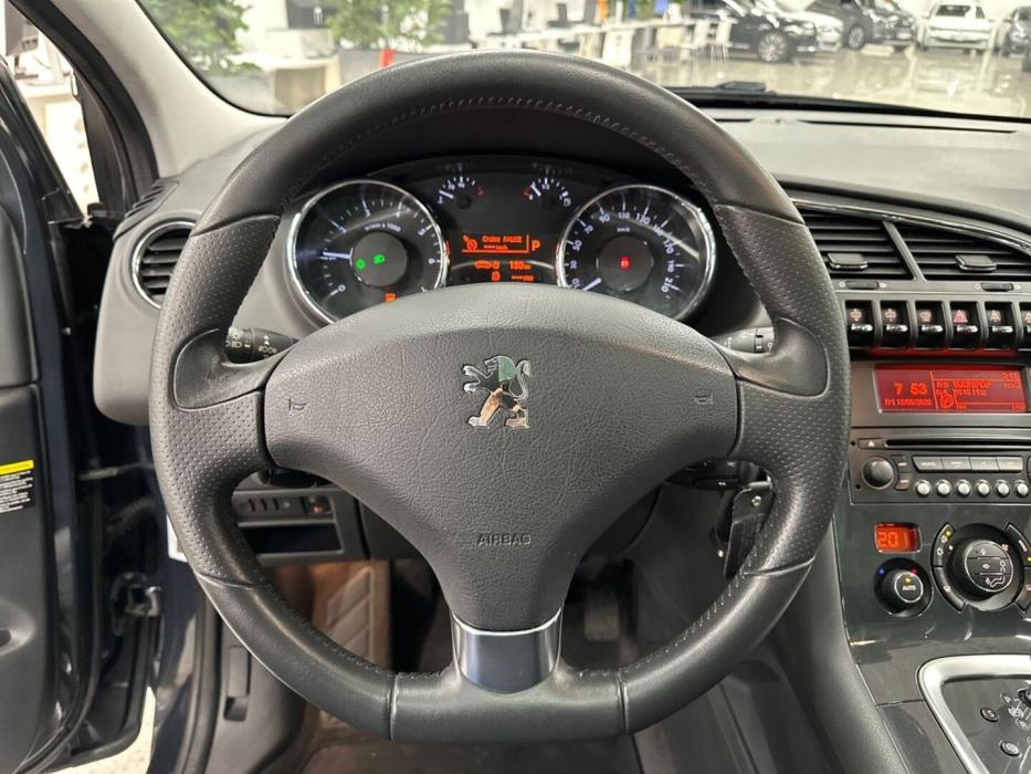 PEUGEOT 3008 2011