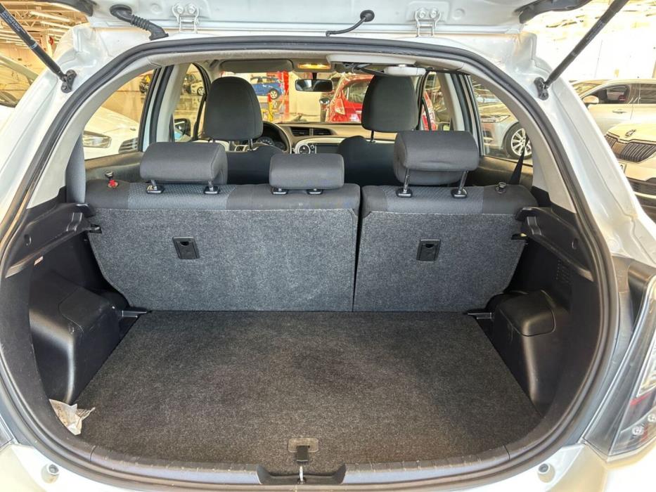 TOYOTA Yaris 2014