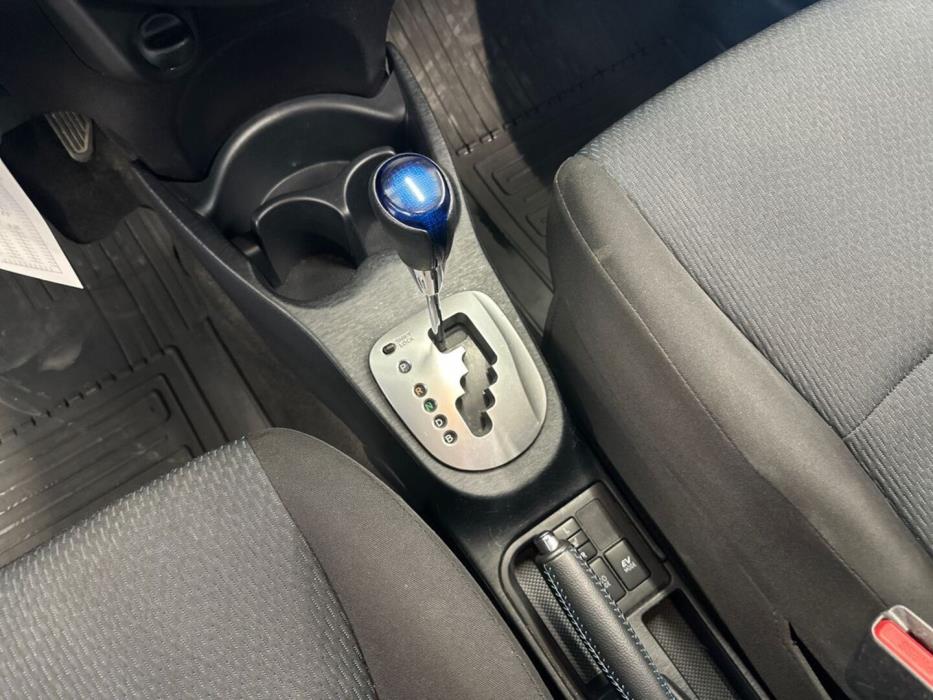 TOYOTA Yaris 2014