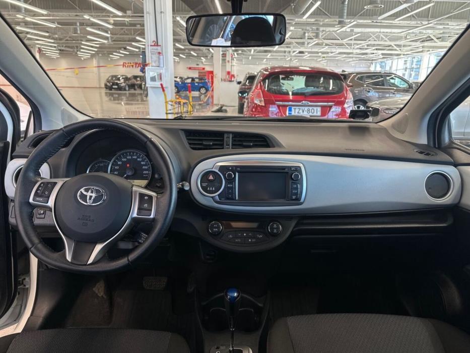 TOYOTA Yaris 2014