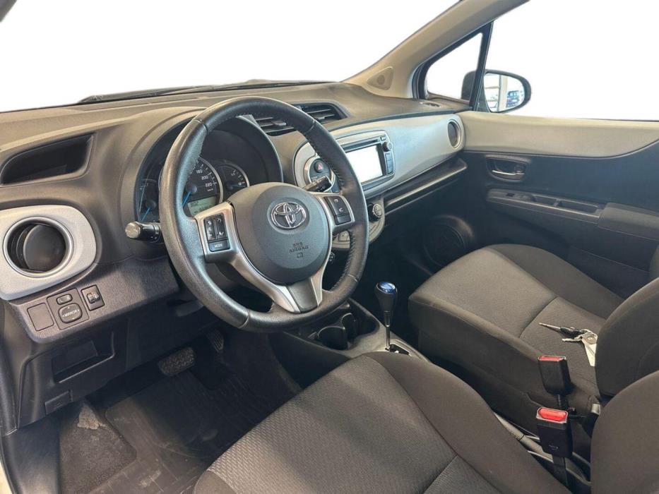 TOYOTA Yaris 2014