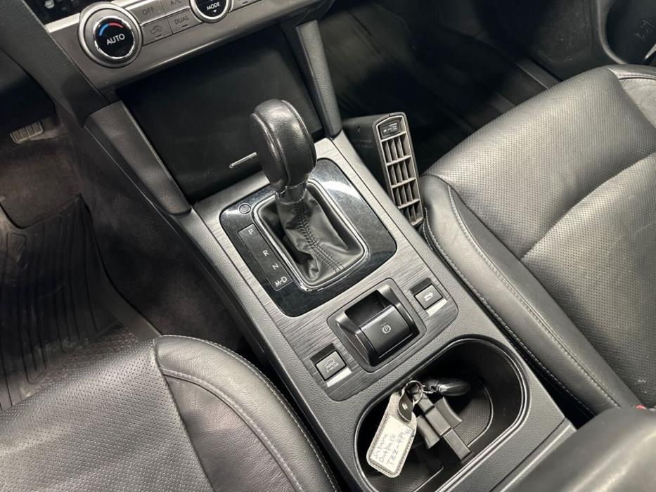 SUBARU Outback 2016
