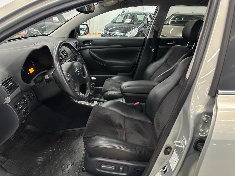 TOYOTA Avensis 2008