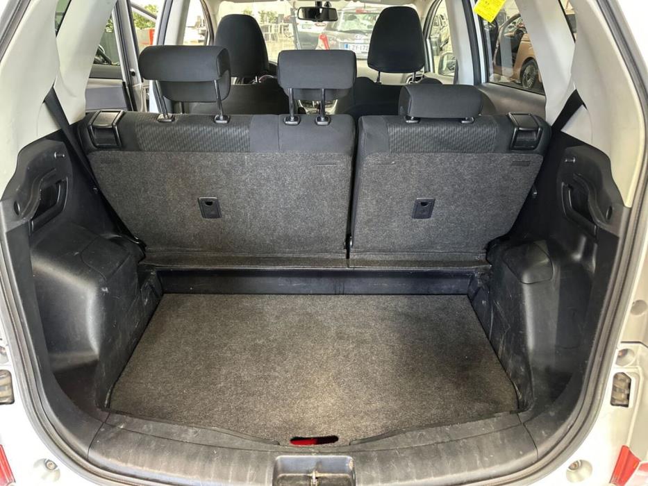TOYOTA Verso-S 2012