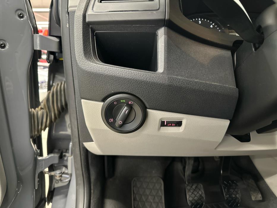 VOLKSWAGEN Transporter 2017