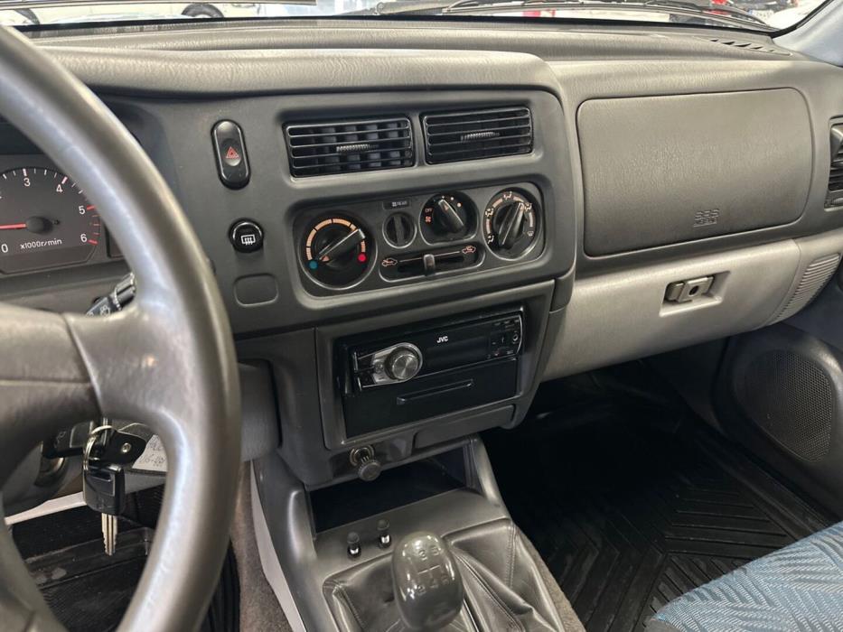MITSUBISHI Pajero 2000