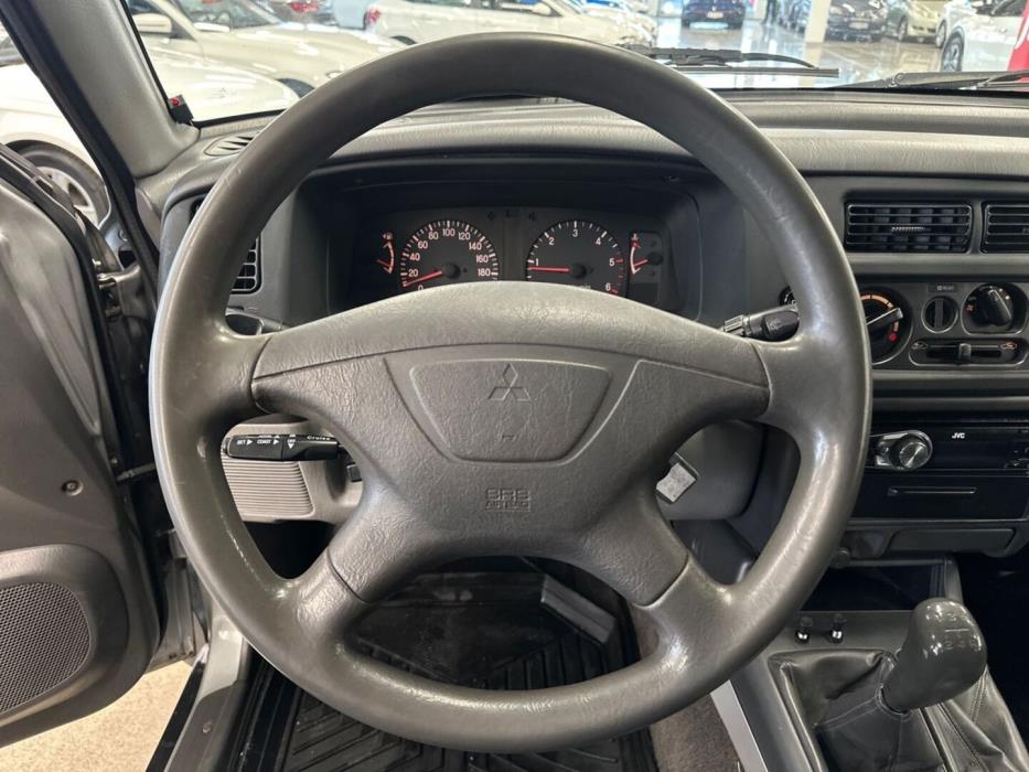 MITSUBISHI Pajero 2000