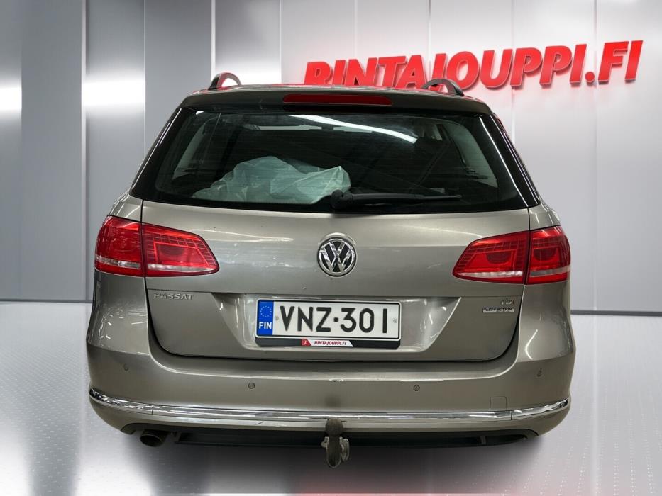 VOLKSWAGEN Passat 2012