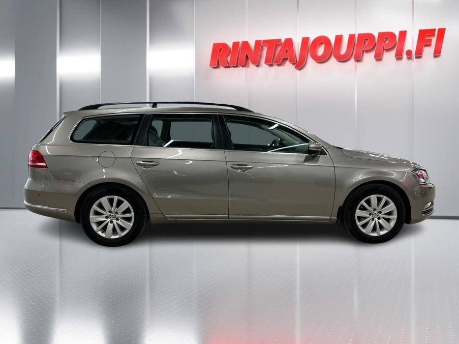 VOLKSWAGEN Passat 2012