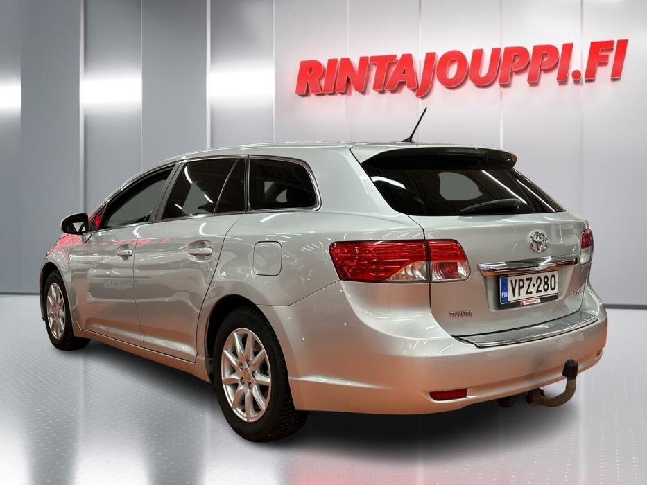 TOYOTA Avensis 2013
