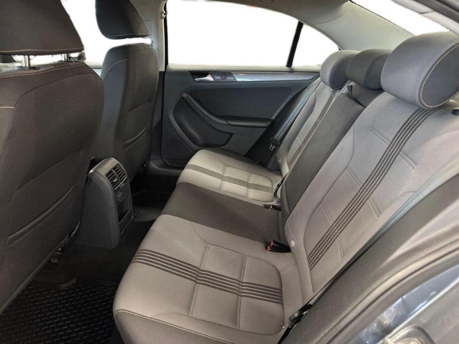 VOLKSWAGEN Jetta 2016
