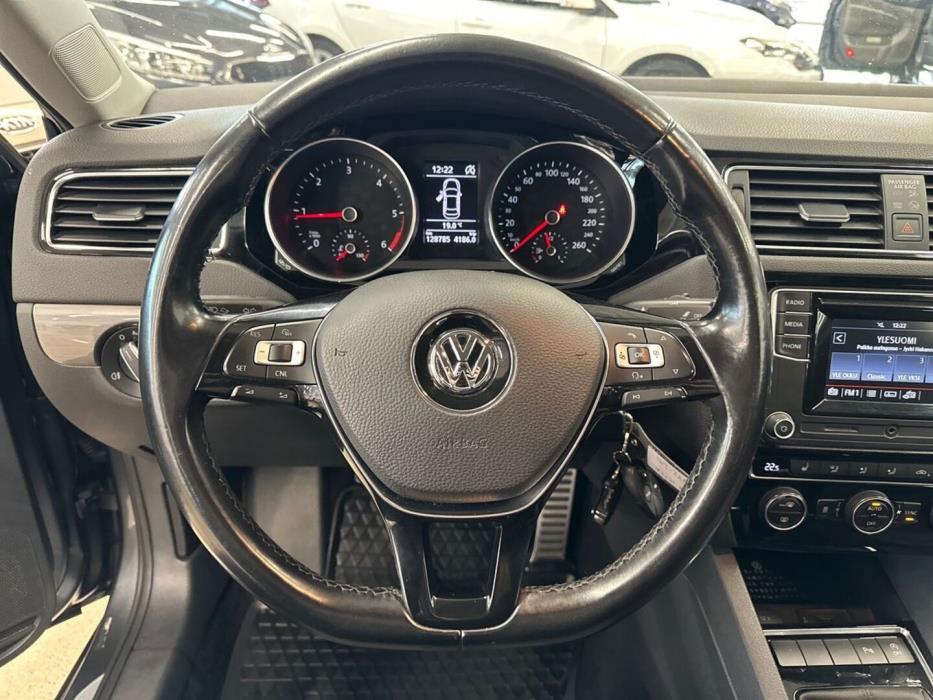 VOLKSWAGEN Jetta 2016