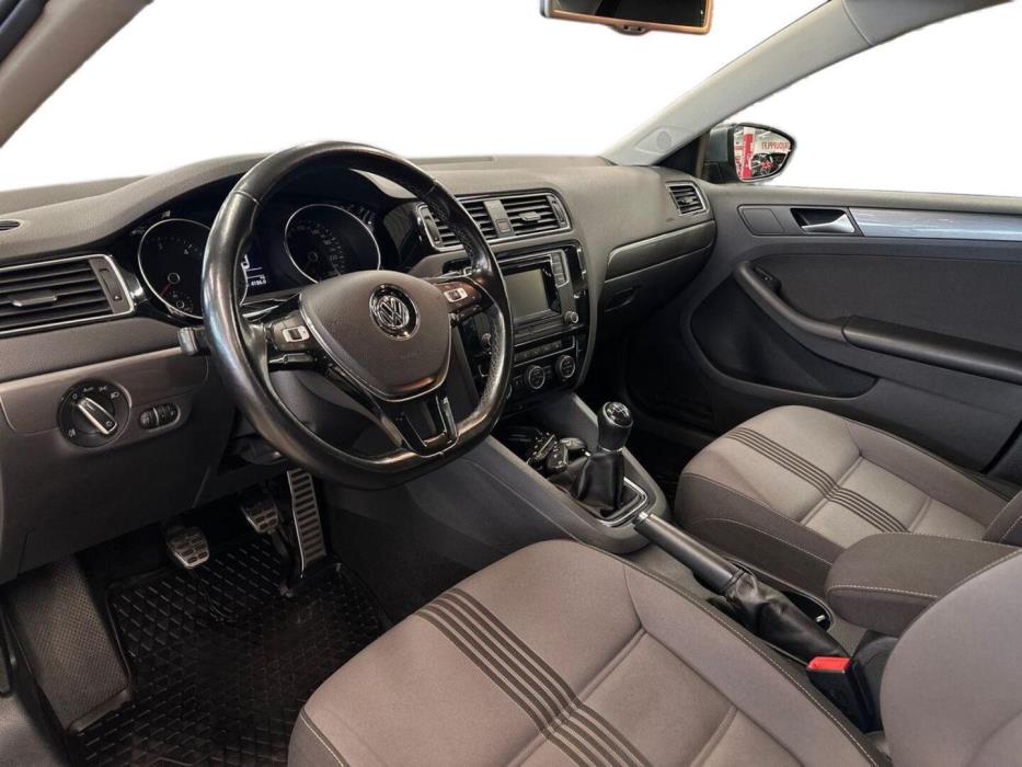 VOLKSWAGEN Jetta 2016