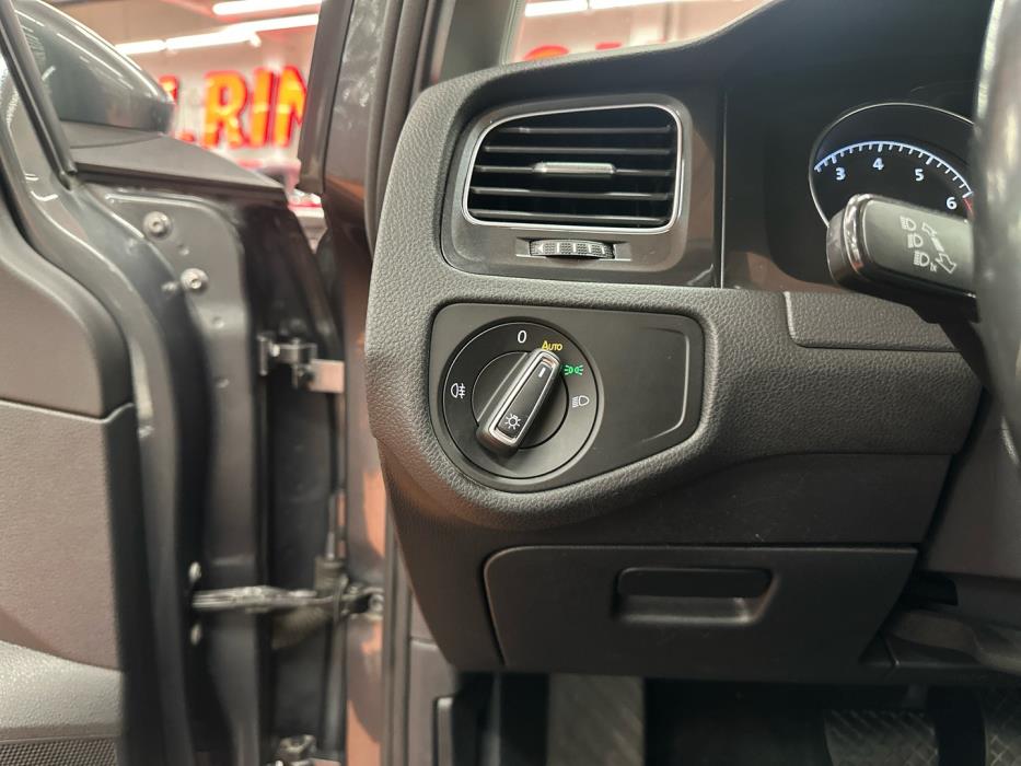 VOLKSWAGEN Golf 2017