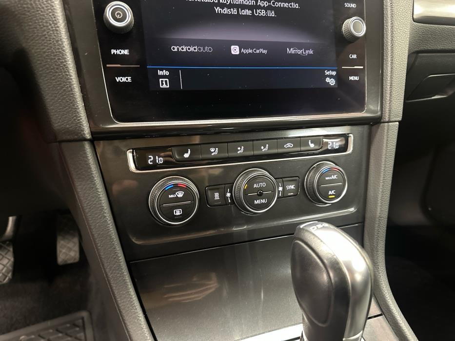 VOLKSWAGEN Golf 2017