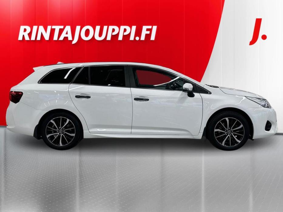 TOYOTA Avensis 2018