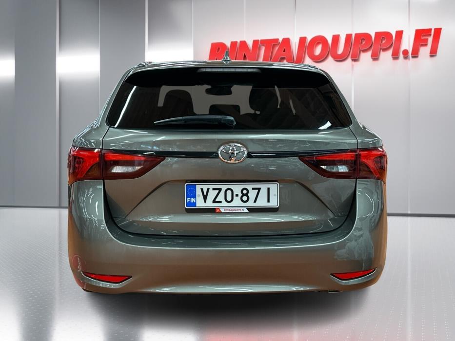 TOYOTA Avensis 2017