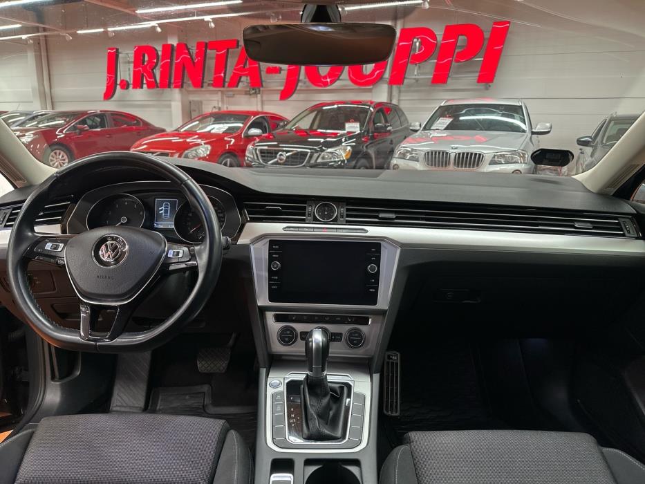 VOLKSWAGEN Passat 2018