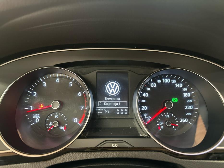 VOLKSWAGEN Passat 2018