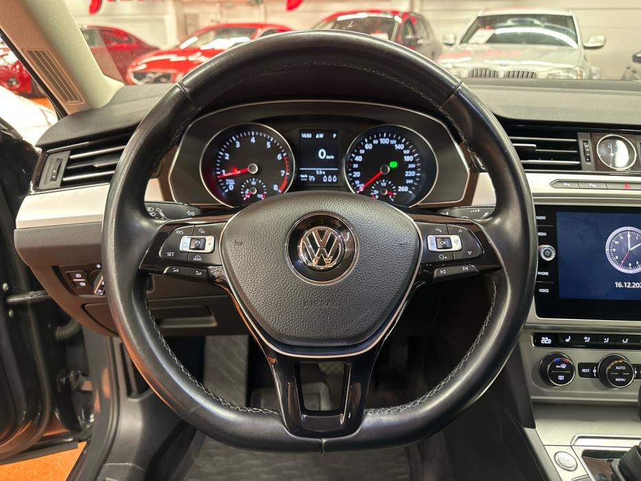 VOLKSWAGEN Passat 2018