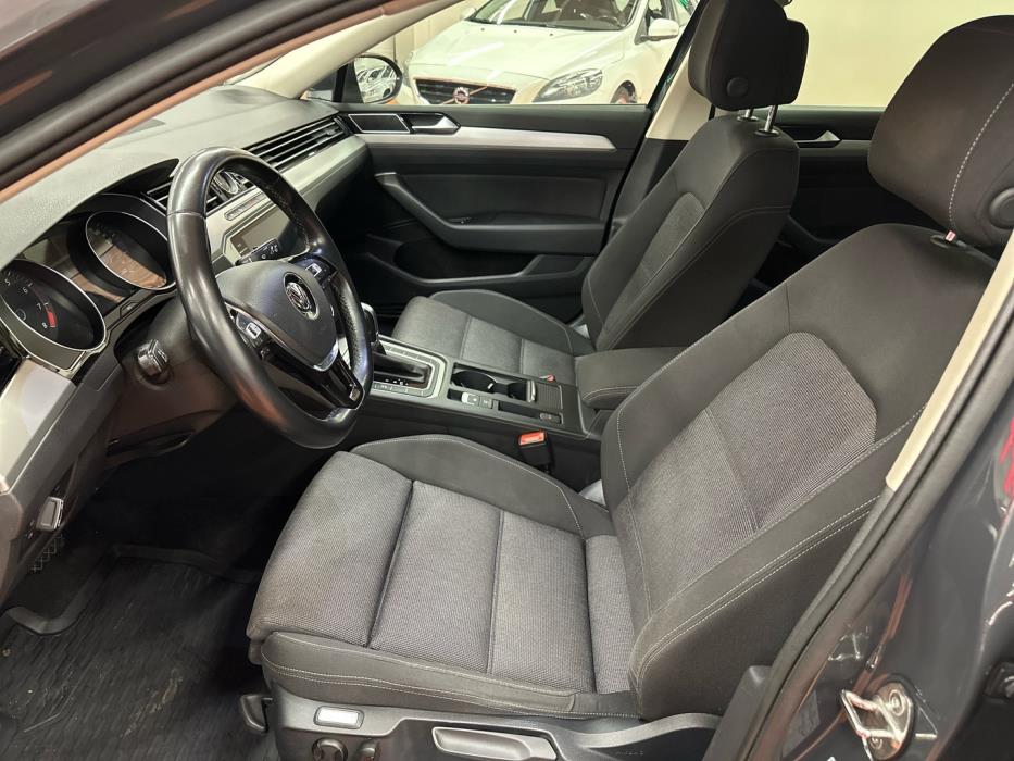 VOLKSWAGEN Passat 2018