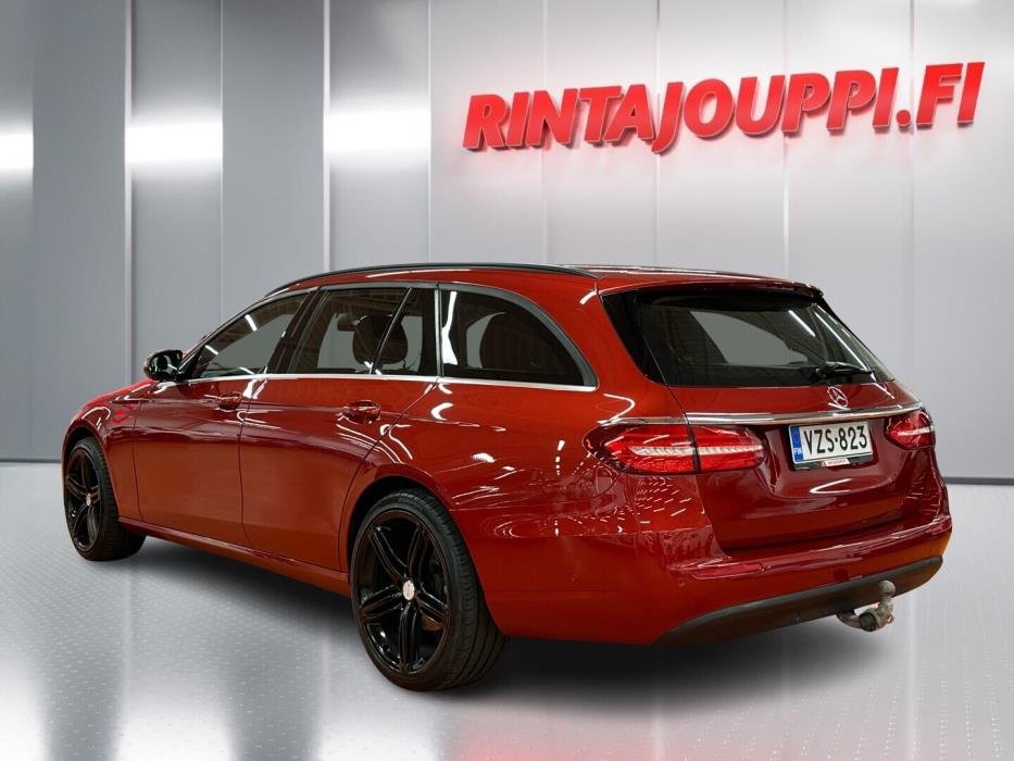 MERCEDES-BENZ E 2018