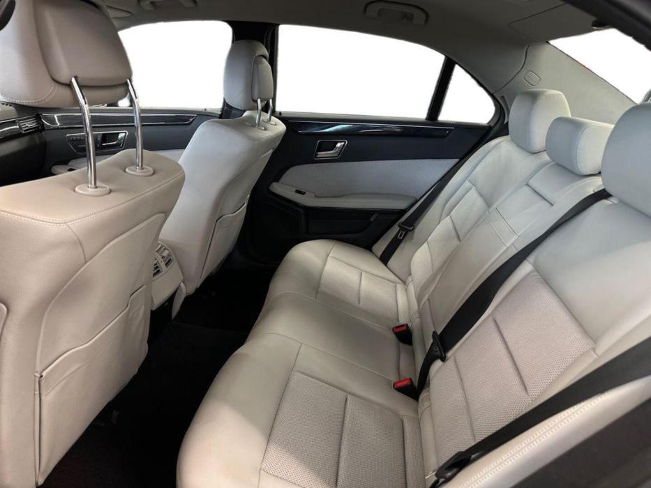 MERCEDES-BENZ E 2009