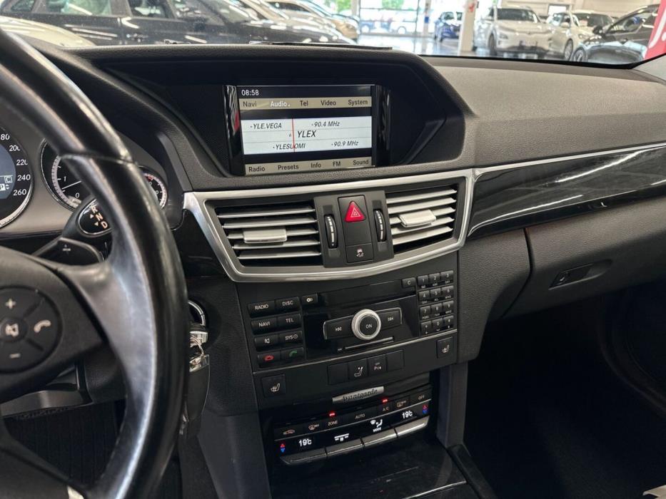 MERCEDES-BENZ E 2009