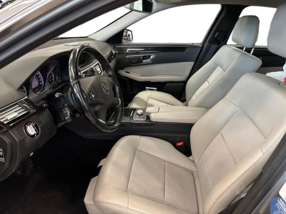 MERCEDES-BENZ E 2009