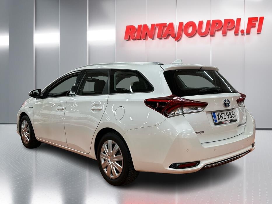 TOYOTA Auris 2015