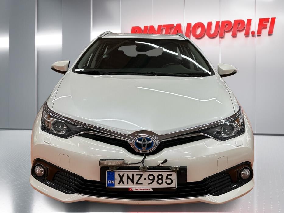 TOYOTA Auris 2015