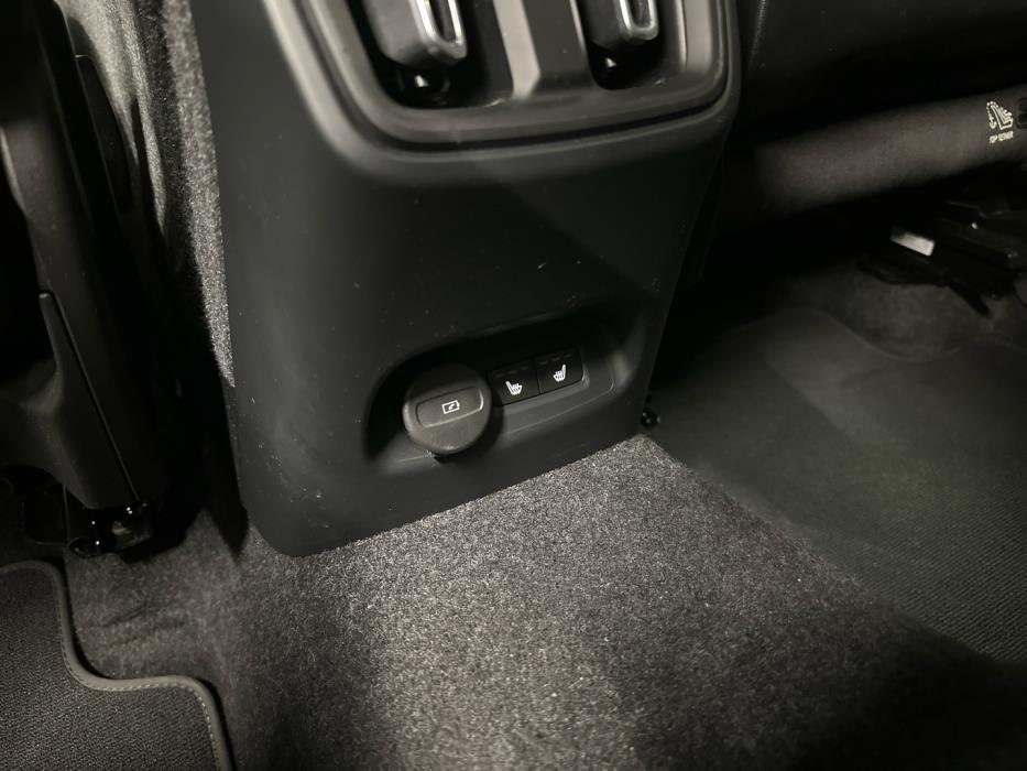 VOLVO XC40 2023